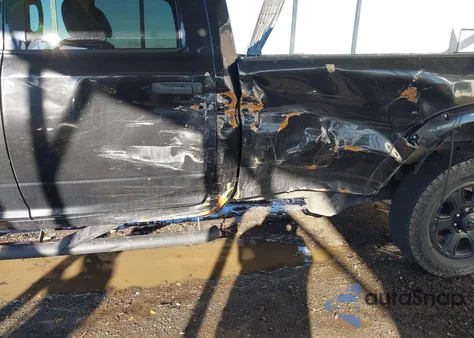 2017 Ram 2500 Tradesman 4X4 8' Box z USA, uszkodzony, nr VIN 3C6UR5HJ0HG501809